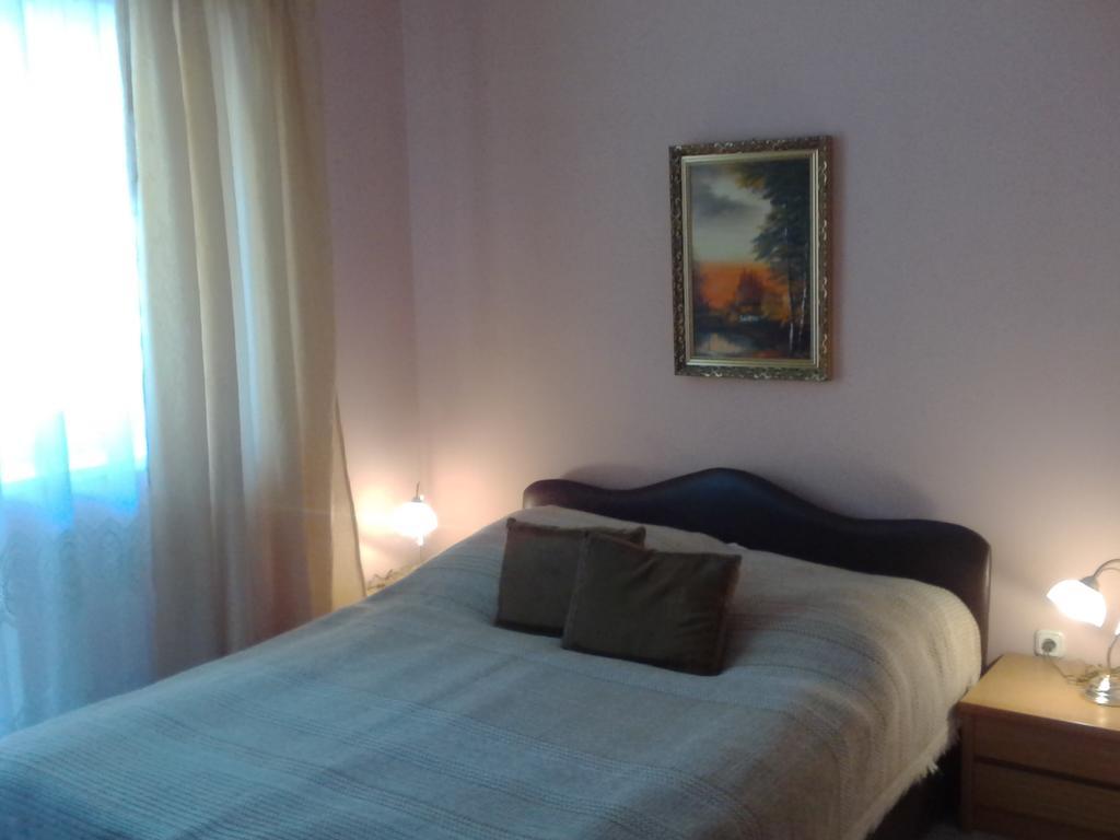 ヘーヴィーズ Kristaly Apartman Bed & Breakfast エクステリア 写真