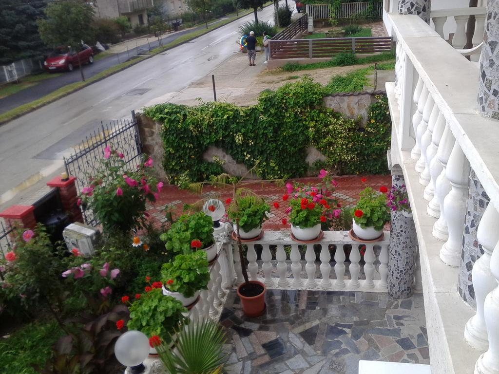 ヘーヴィーズ Kristaly Apartman Bed & Breakfast エクステリア 写真