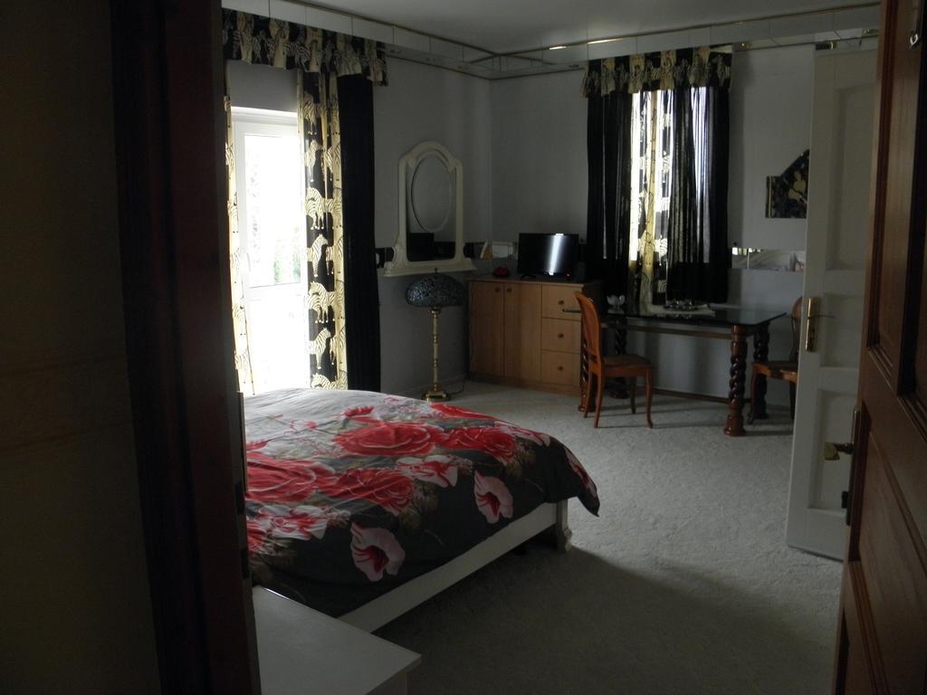 ヘーヴィーズ Kristaly Apartman Bed & Breakfast エクステリア 写真