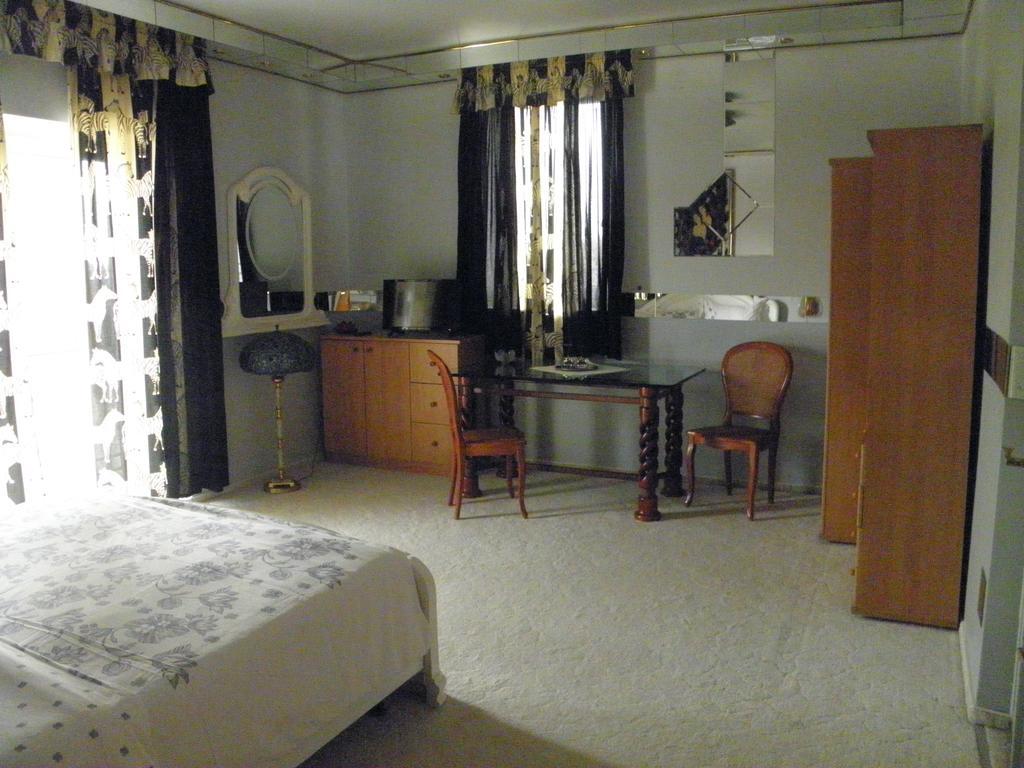 ヘーヴィーズ Kristaly Apartman Bed & Breakfast エクステリア 写真