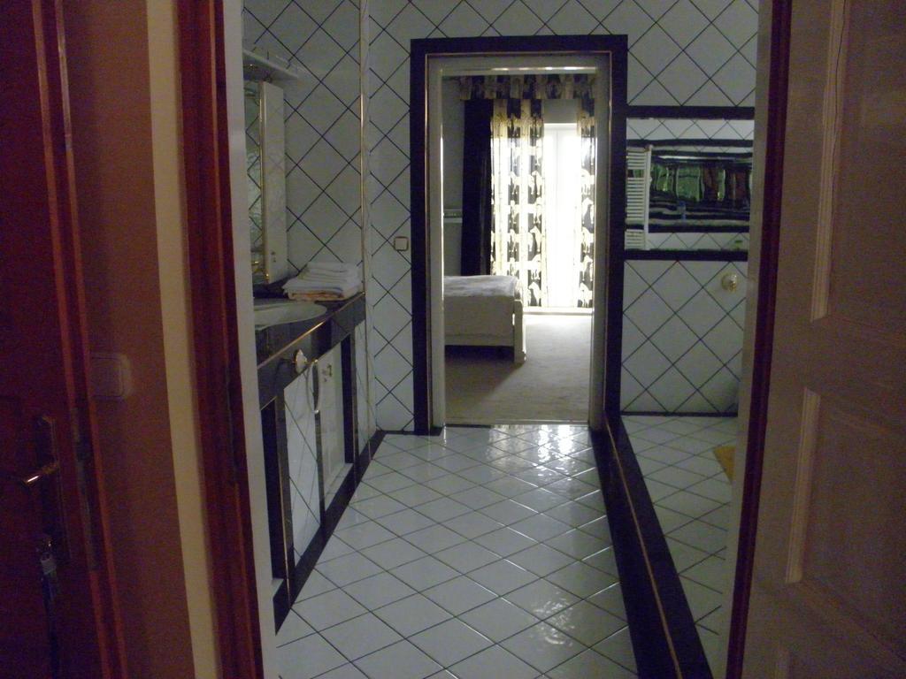 ヘーヴィーズ Kristaly Apartman Bed & Breakfast エクステリア 写真